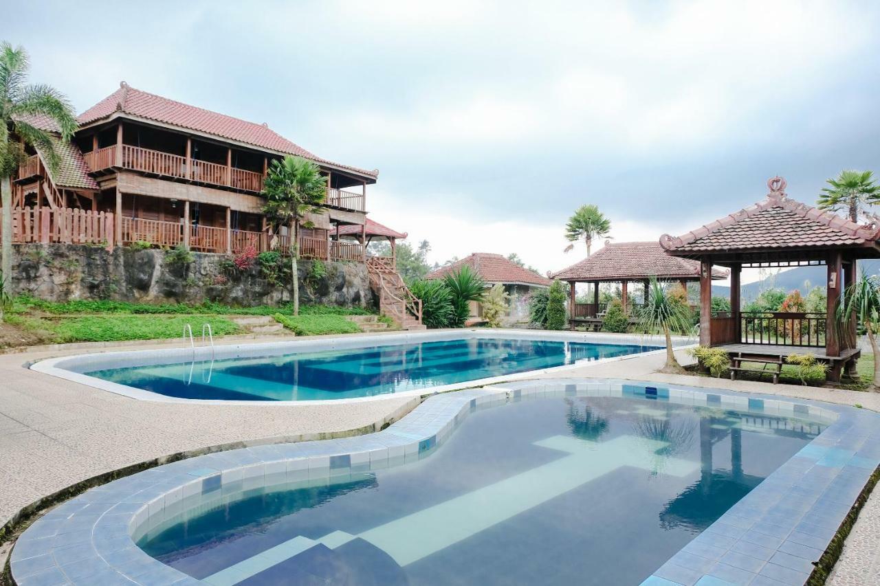 Capital O 892 Grand Pujon View Hotel And Resort Batu  Eksteriør bilde